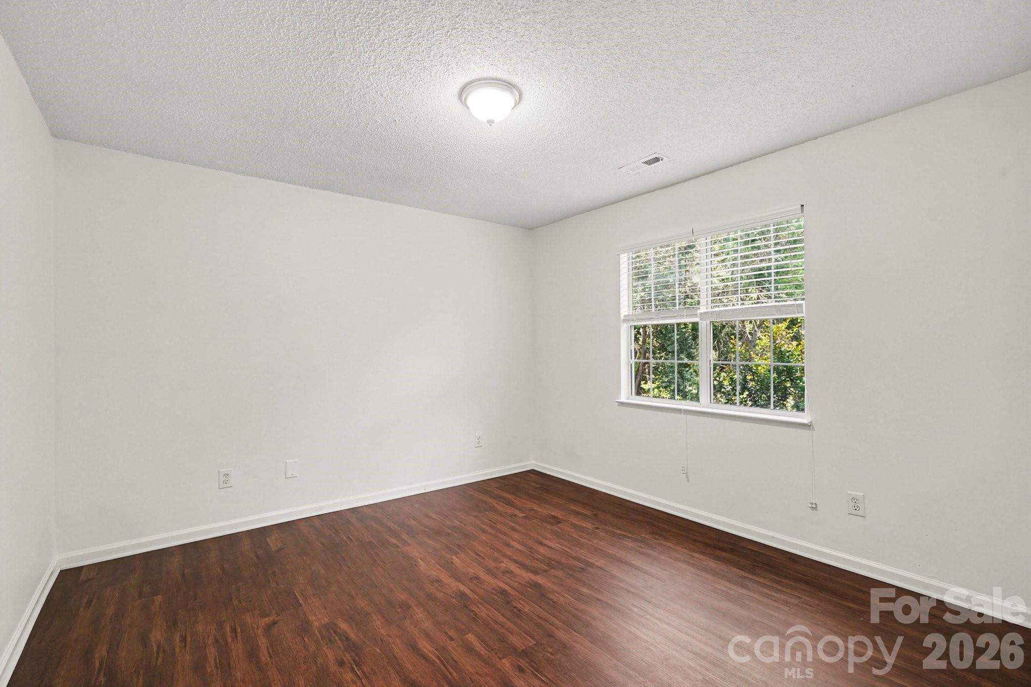 12127 Landing Green Drive — Charlotte
