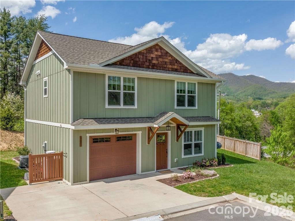 101 Towne Place — Clyde