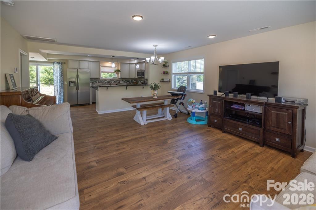 101 Towne Place — Clyde