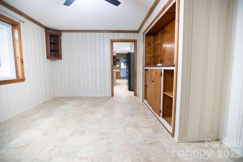 2727 N Moore Road — Robbins
