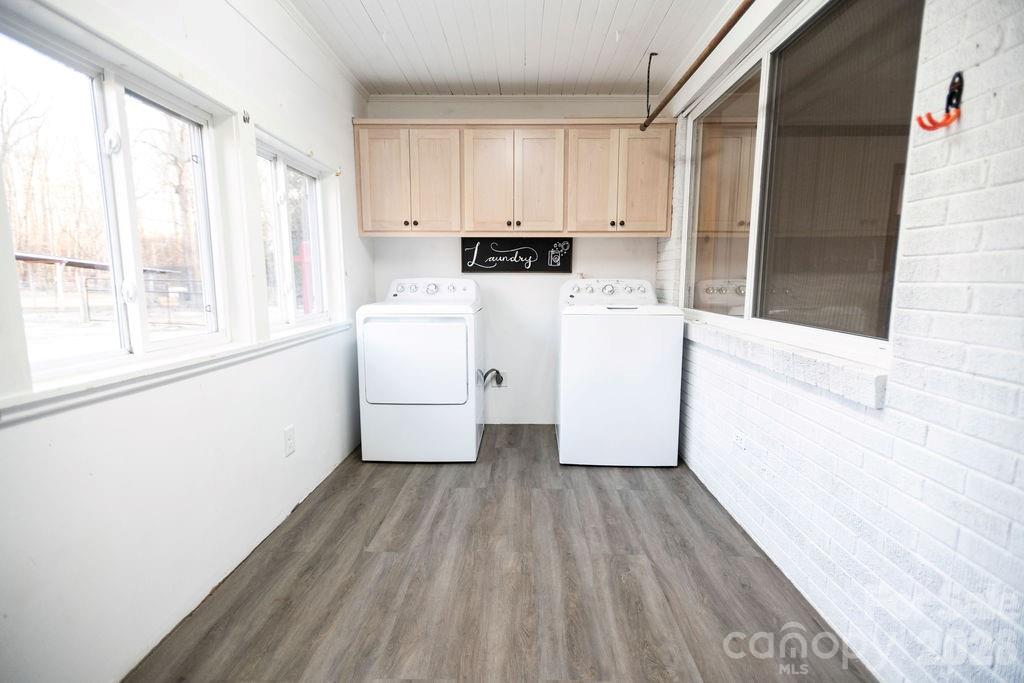 2727 N Moore Road — Robbins