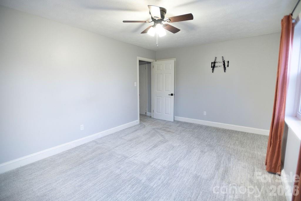 2727 N Moore Road — Robbins