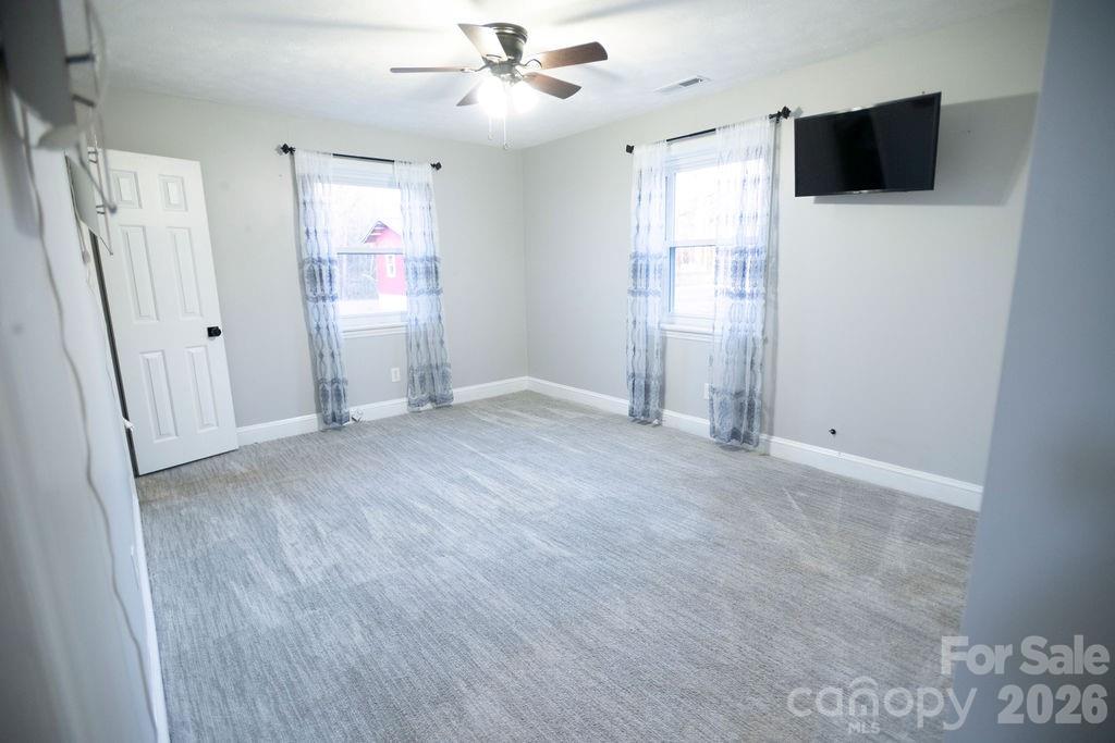 2727 N Moore Road — Robbins