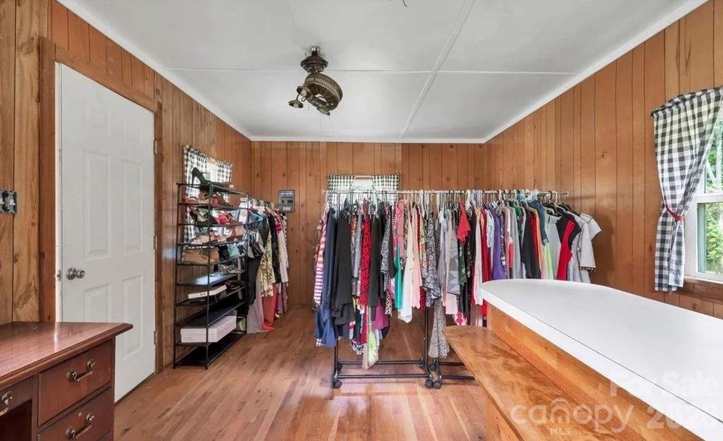 2727 N Moore Road — Robbins