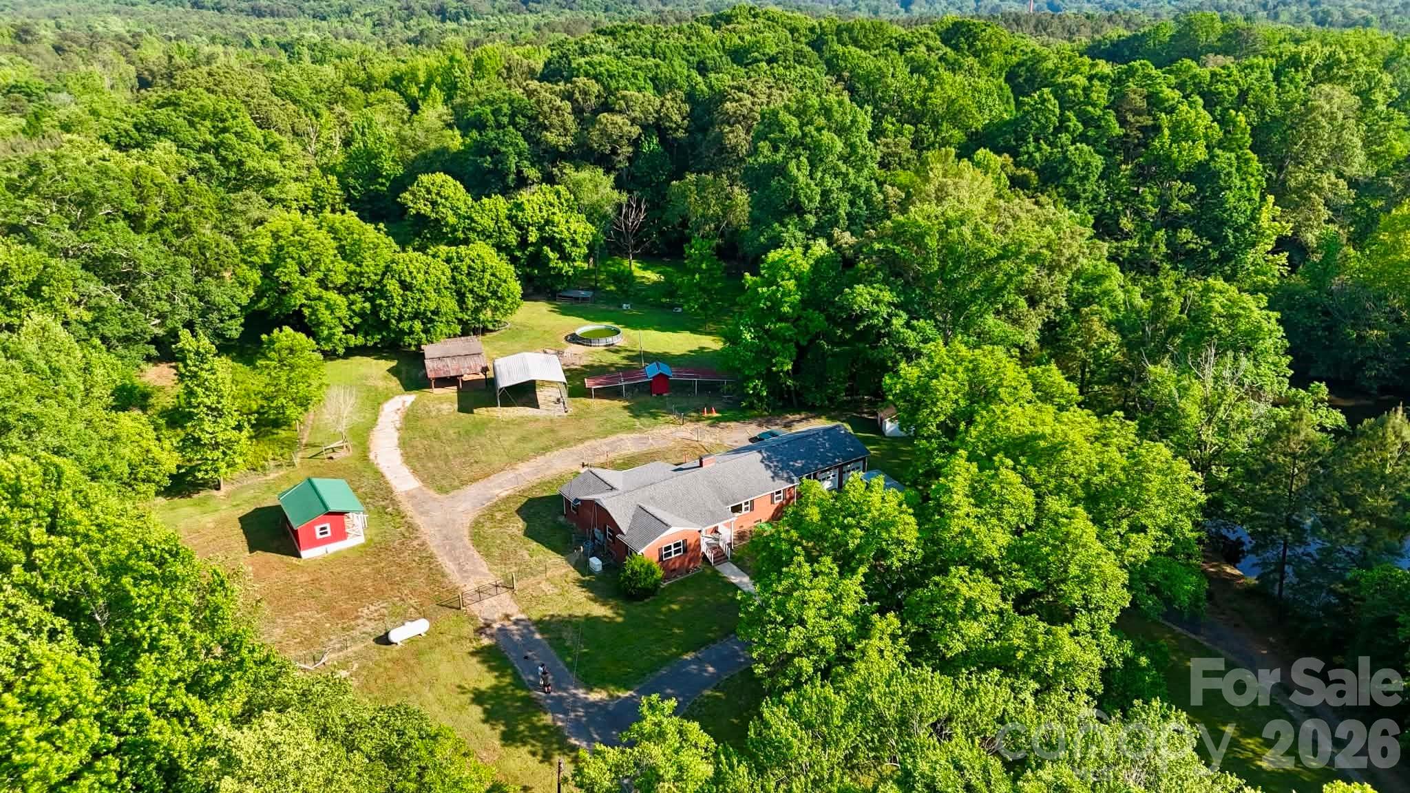 2727 N Moore Road — Robbins