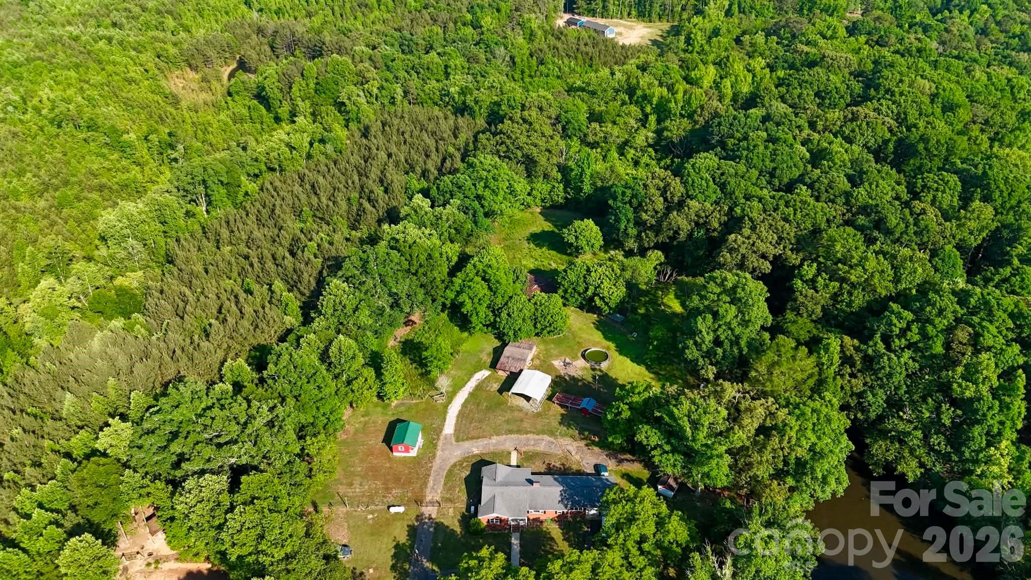 2727 N Moore Road — Robbins