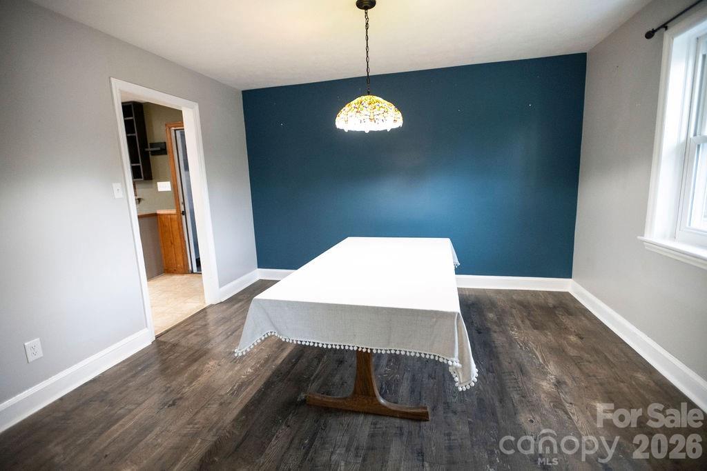2727 N Moore Road — Robbins