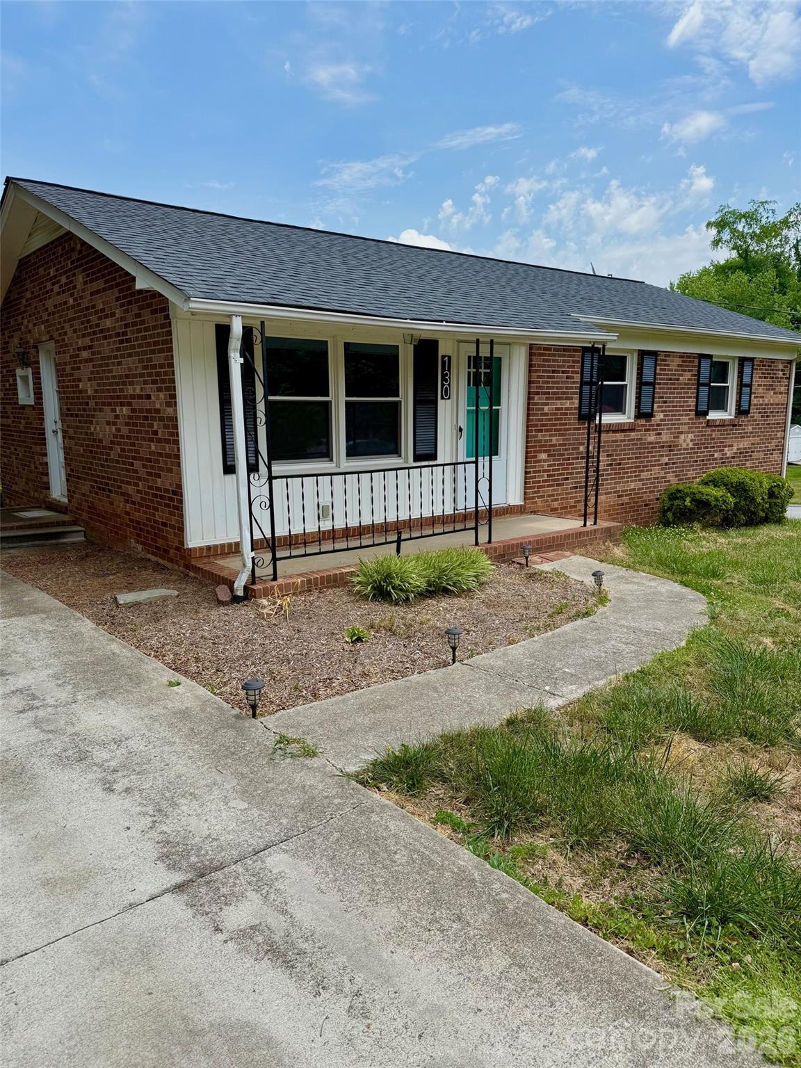 130 N Arlington Avenue — Jonesville