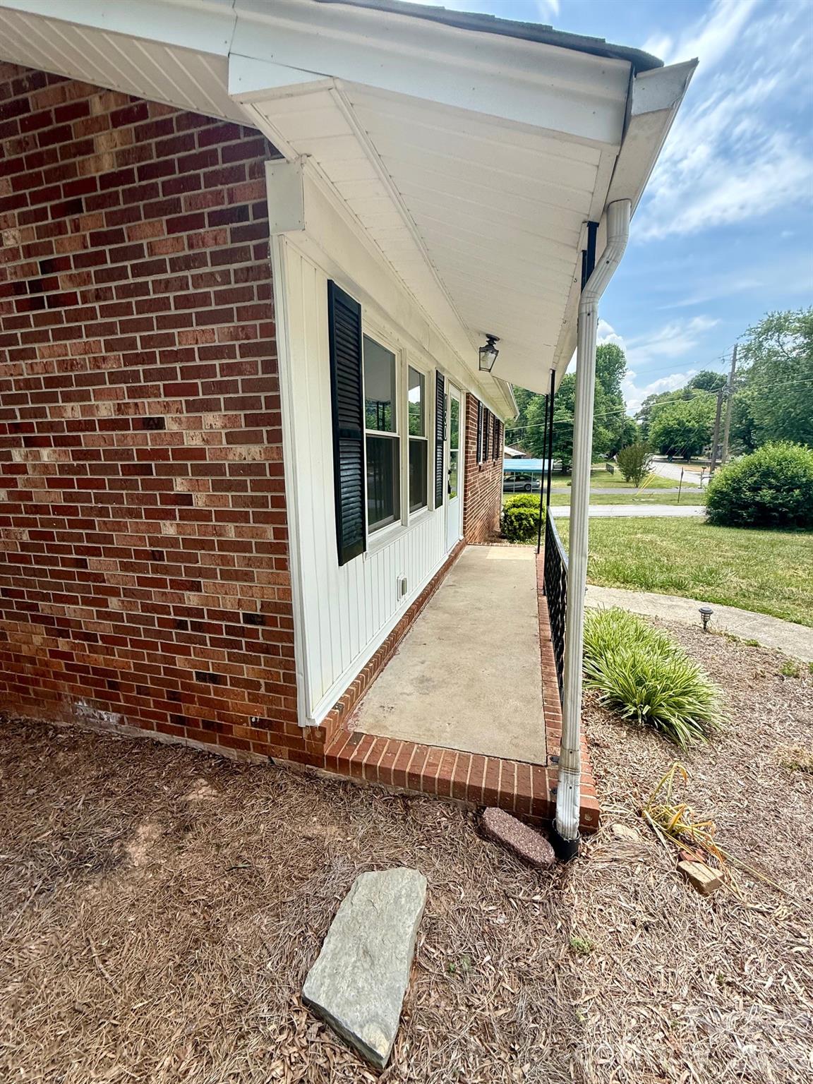 130 N Arlington Avenue — Jonesville