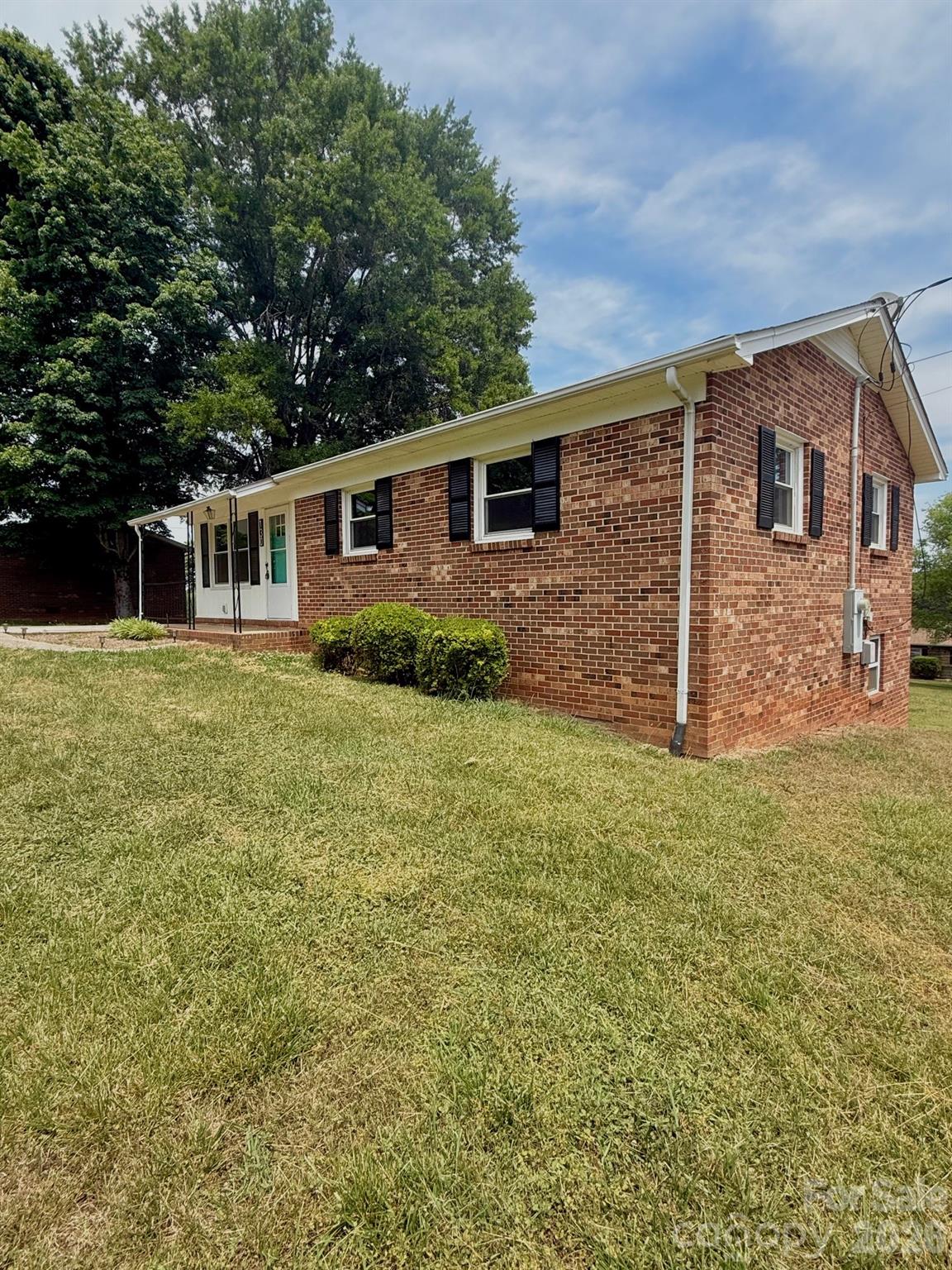 130 N Arlington Avenue — Jonesville