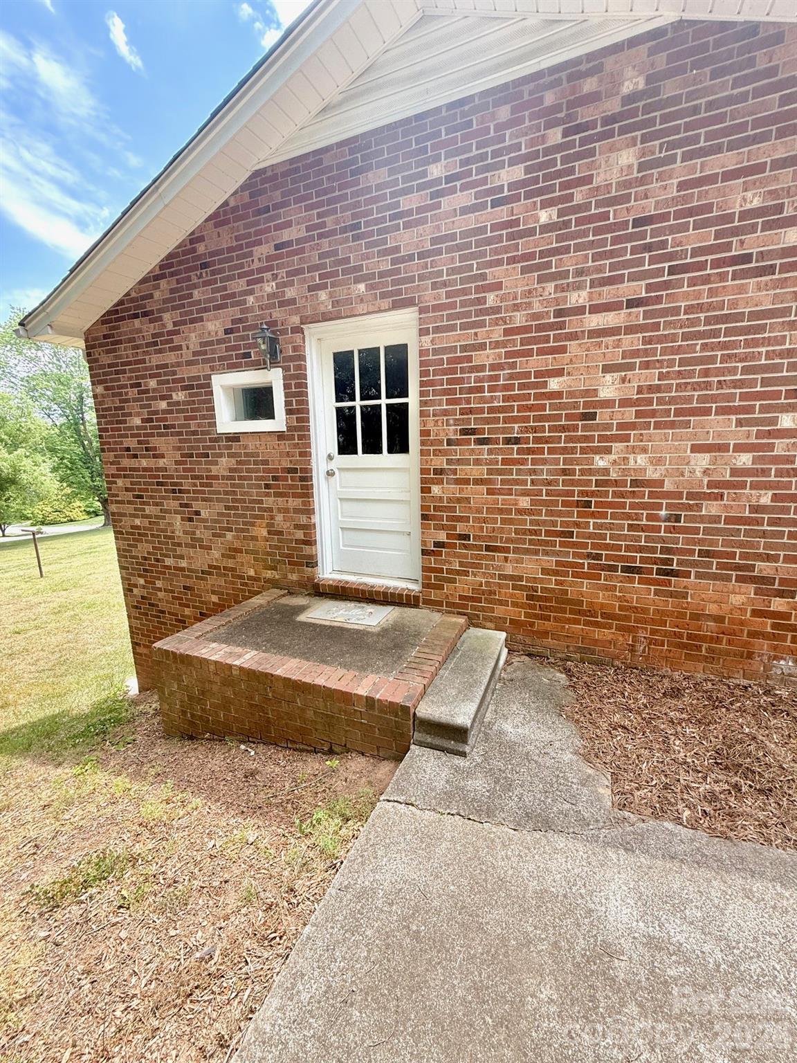 130 N Arlington Avenue — Jonesville