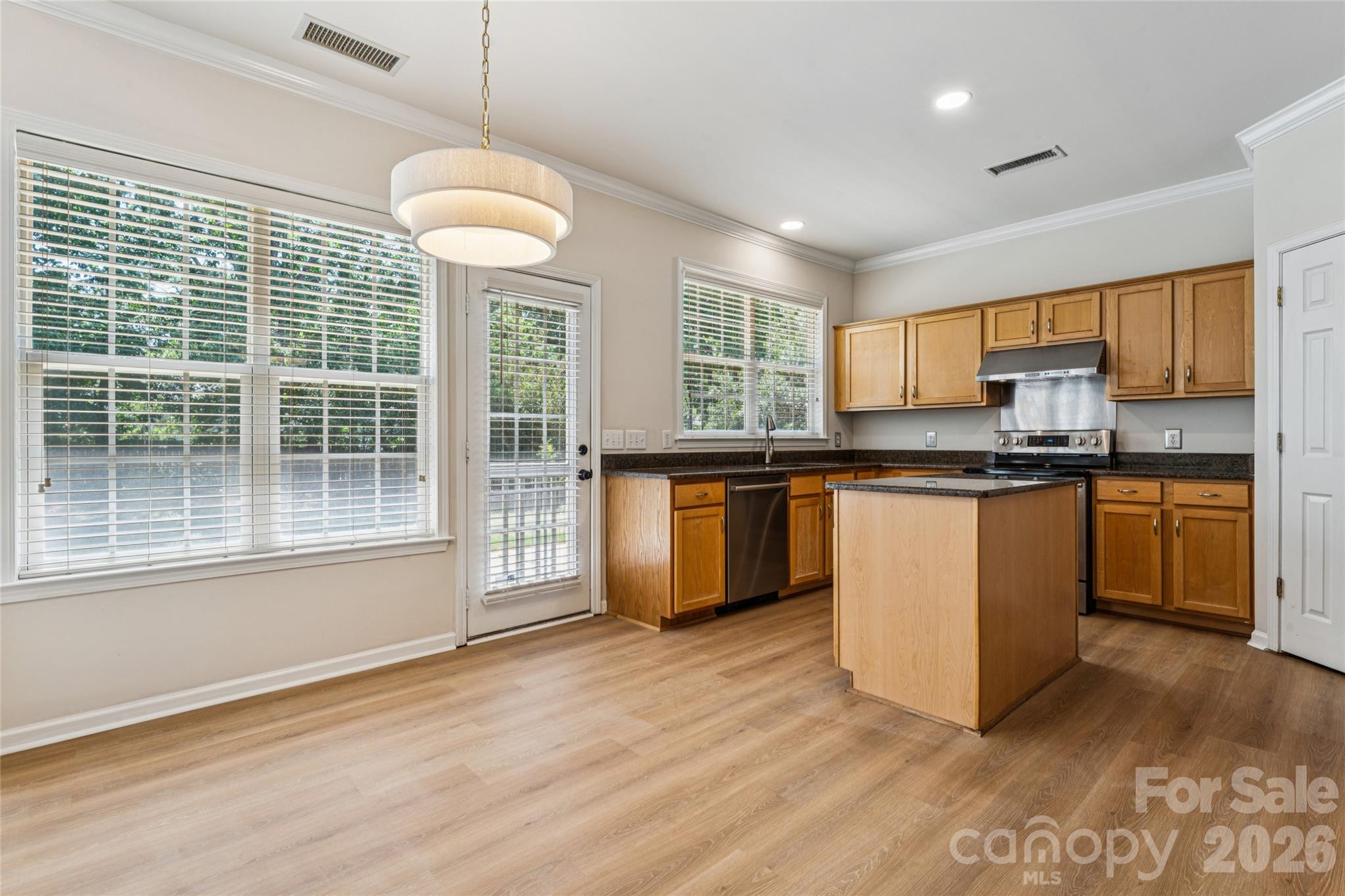 2523 Beacon Forest Drive — Charlotte