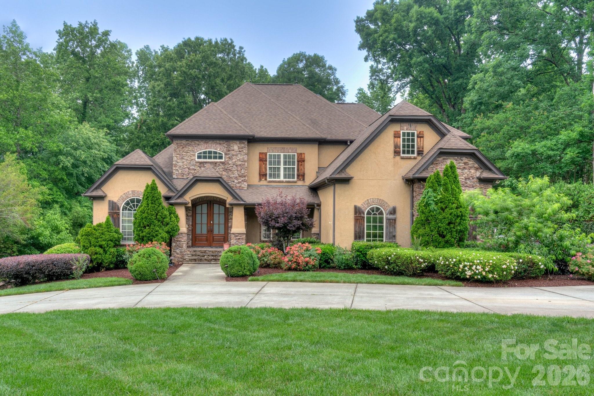 6543 Robin Hollow Drive — Mint Hill