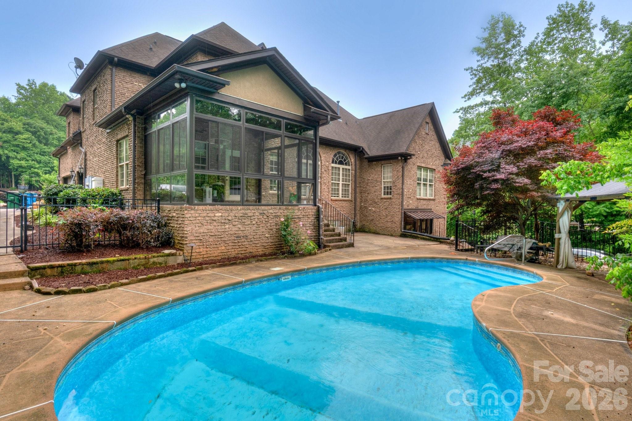 6543 Robin Hollow Drive — Mint Hill