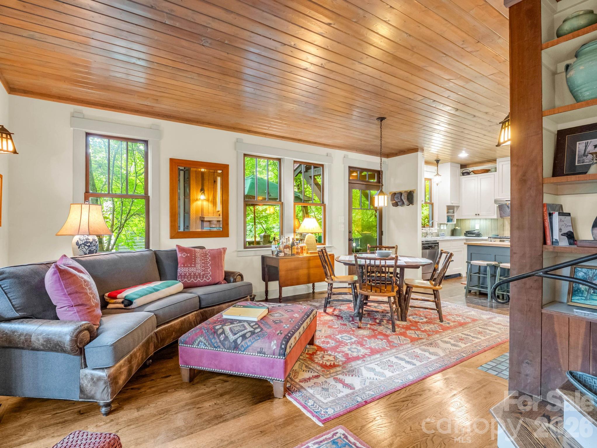 46 Cheshire Drive — Black Mountain