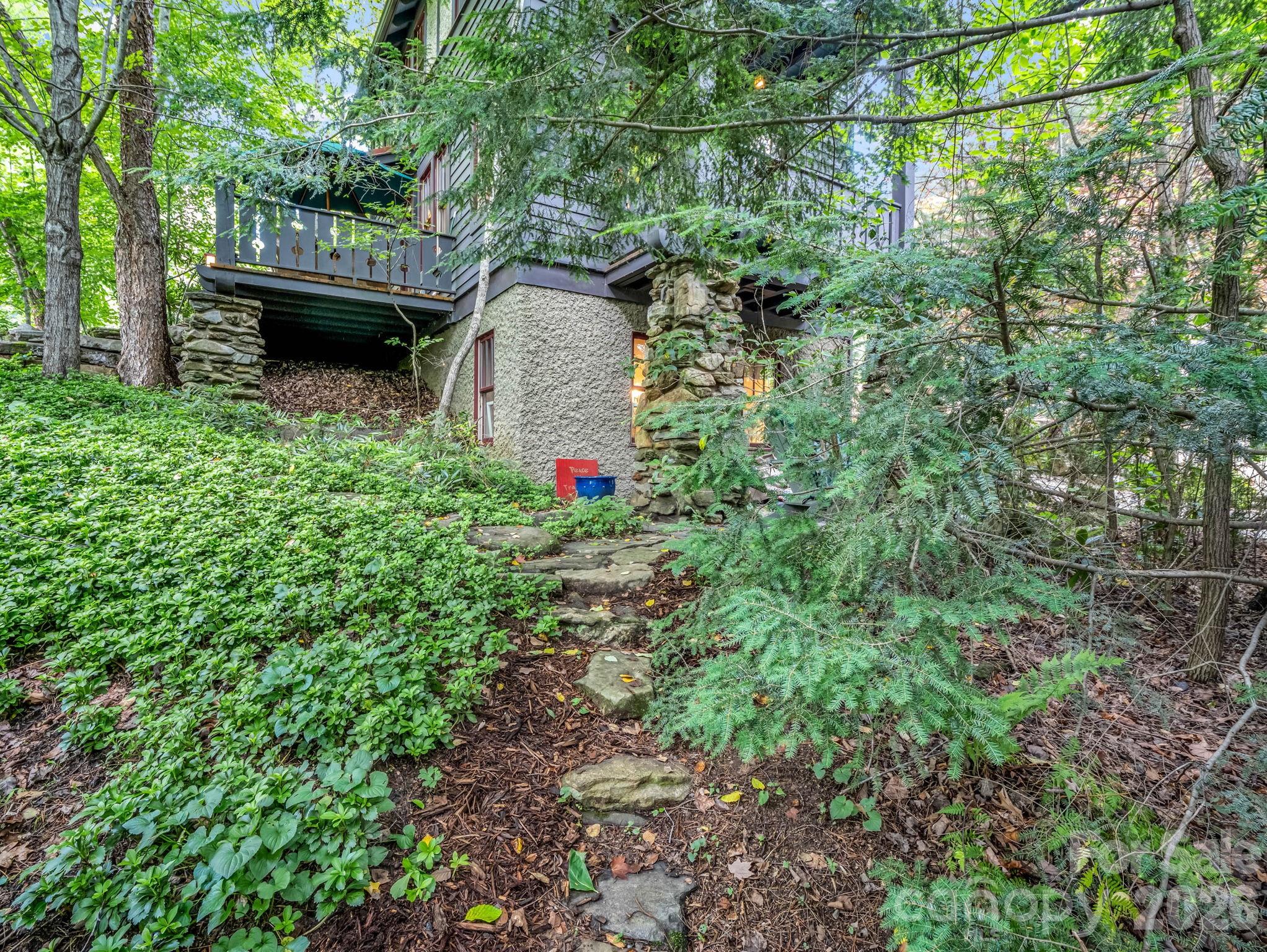 46 Cheshire Drive — Black Mountain