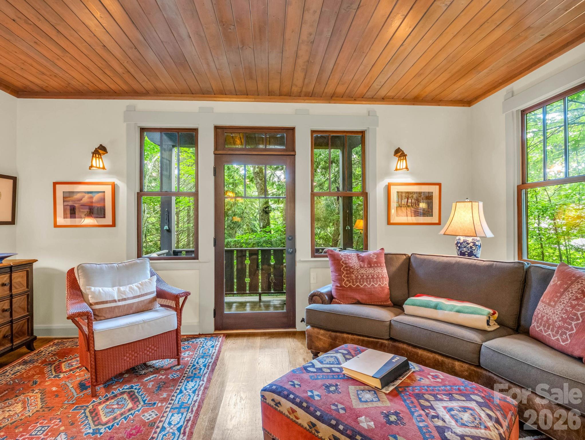 46 Cheshire Drive — Black Mountain