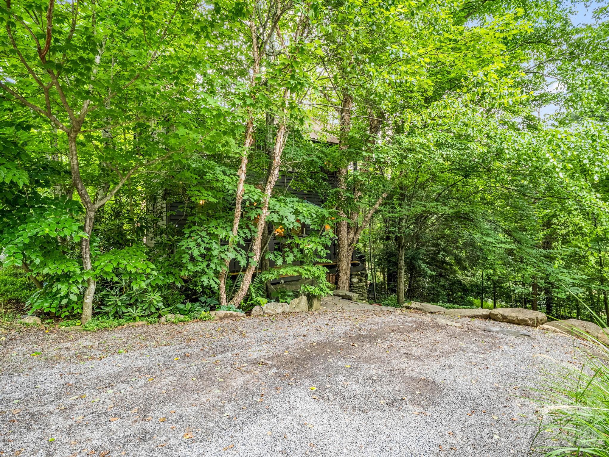 46 Cheshire Drive — Black Mountain