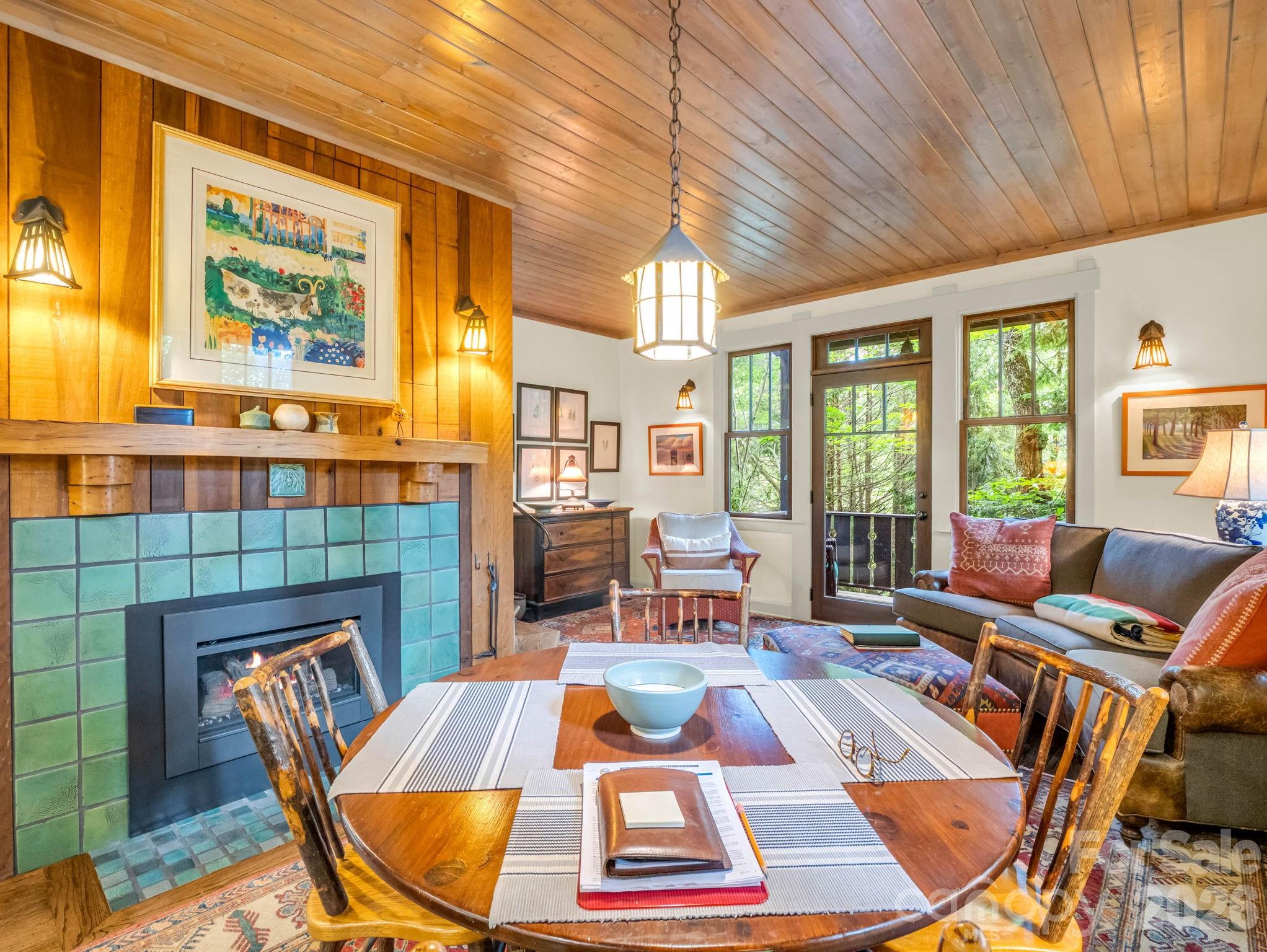 46 Cheshire Drive — Black Mountain