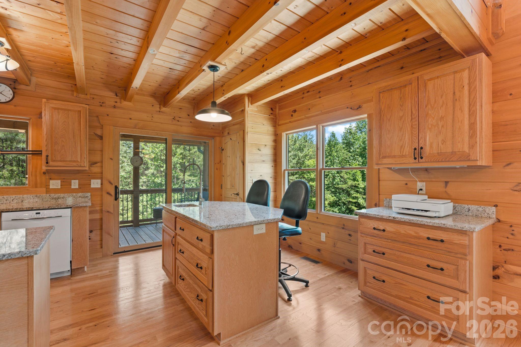 280 Hidden Lake Parkway — Nebo