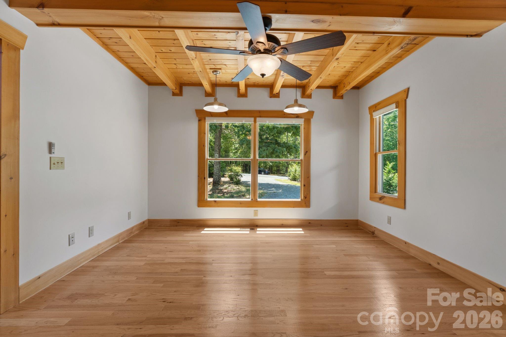 280 Hidden Lake Parkway — Nebo