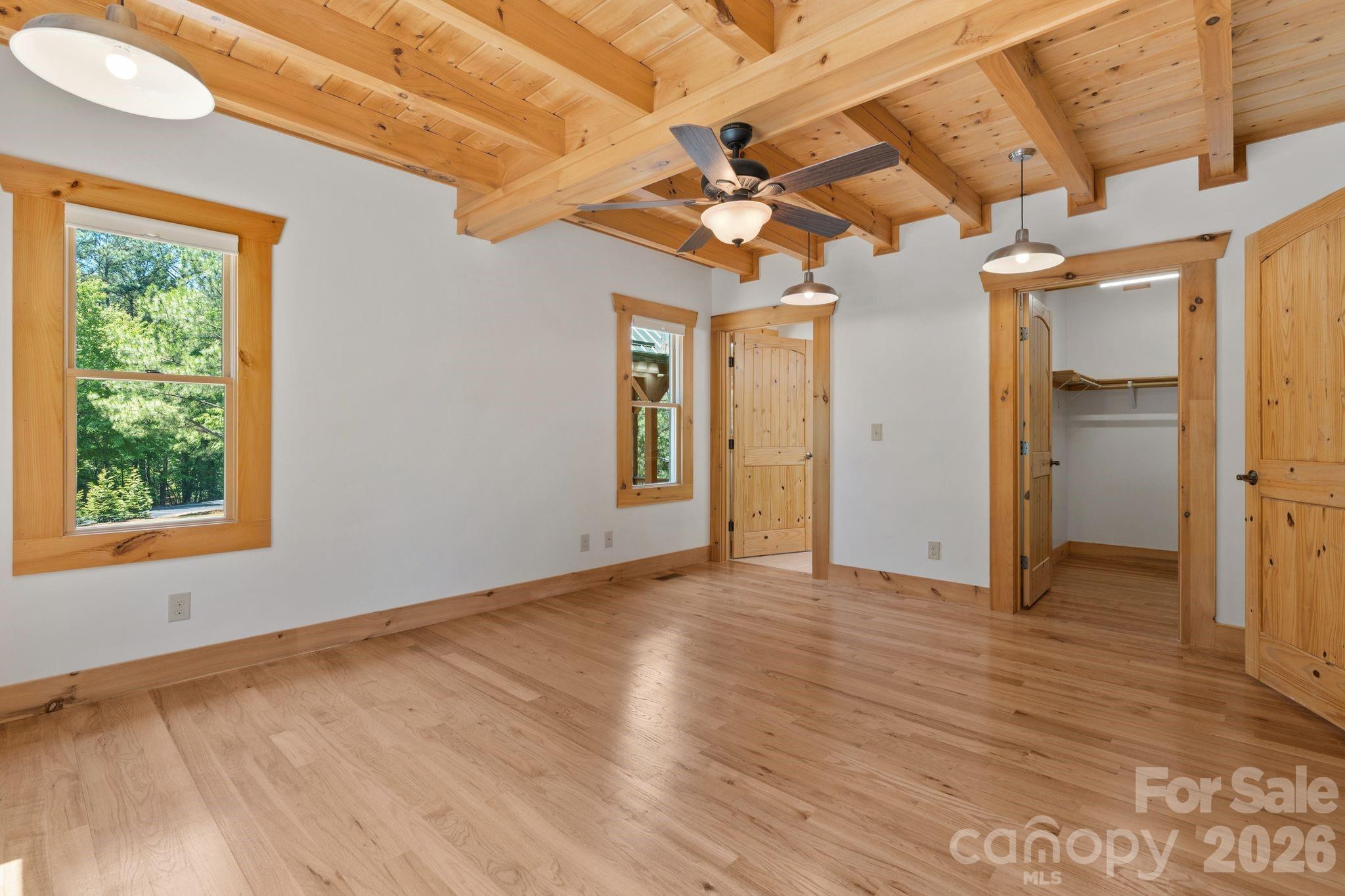 280 Hidden Lake Parkway — Nebo