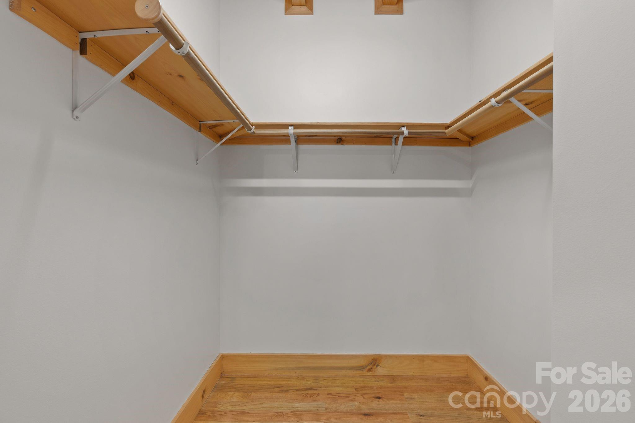 280 Hidden Lake Parkway — Nebo