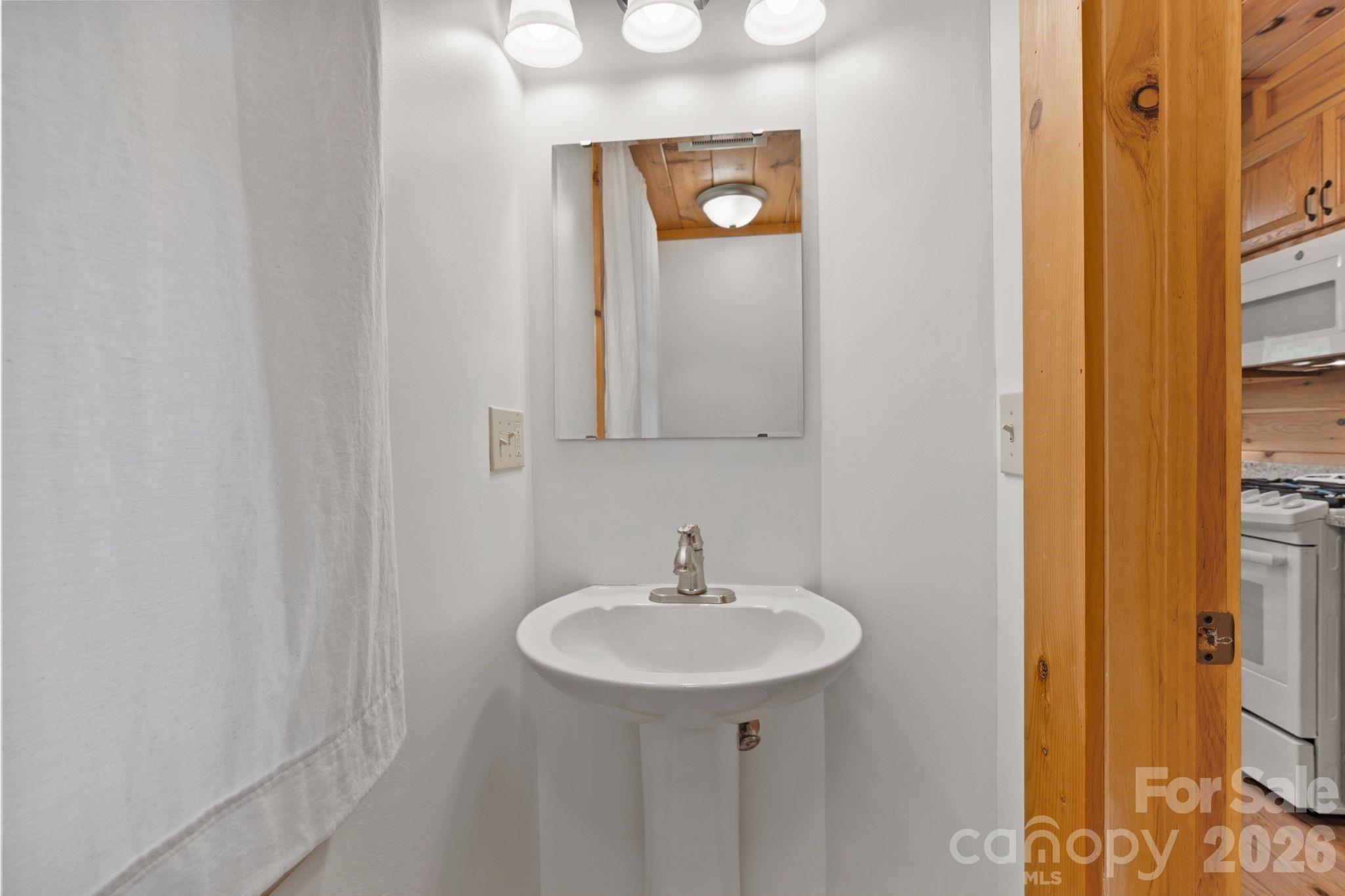 280 Hidden Lake Parkway — Nebo