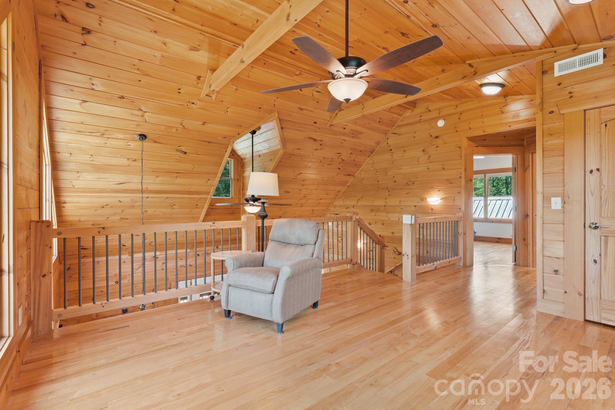 280 Hidden Lake Parkway — Nebo