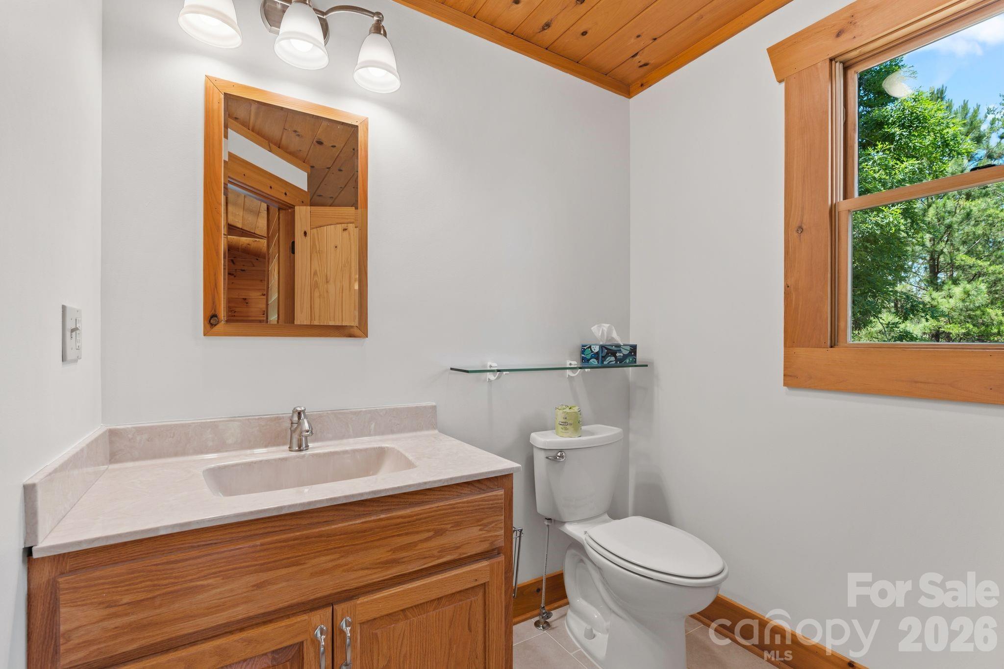 280 Hidden Lake Parkway — Nebo