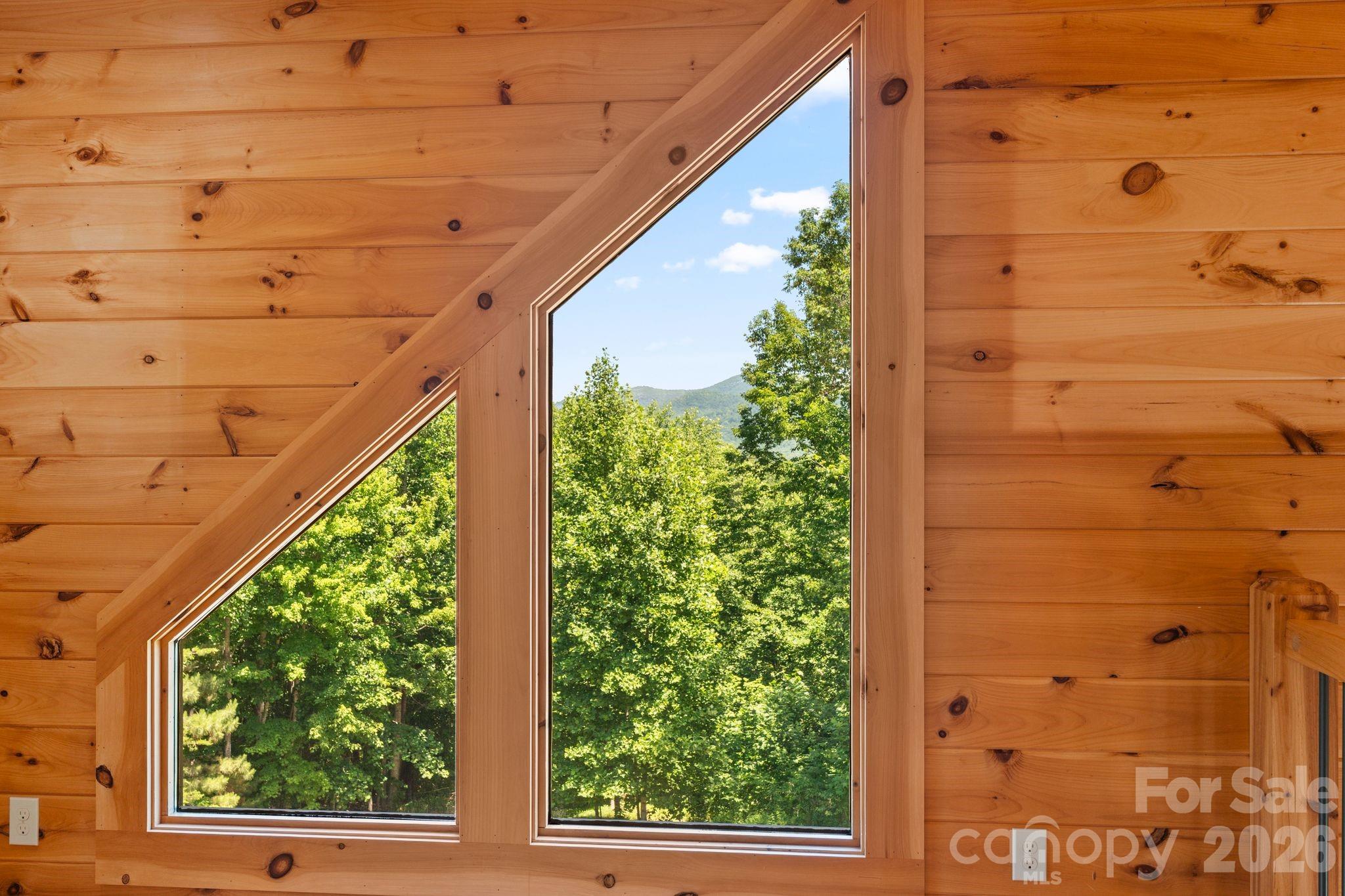 280 Hidden Lake Parkway — Nebo