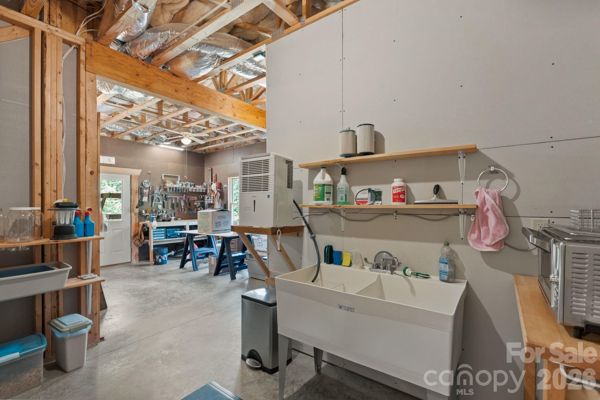 280 Hidden Lake Parkway — Nebo