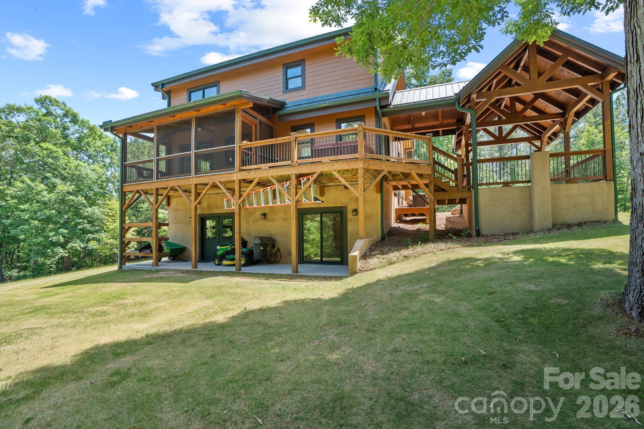 280 Hidden Lake Parkway — Nebo