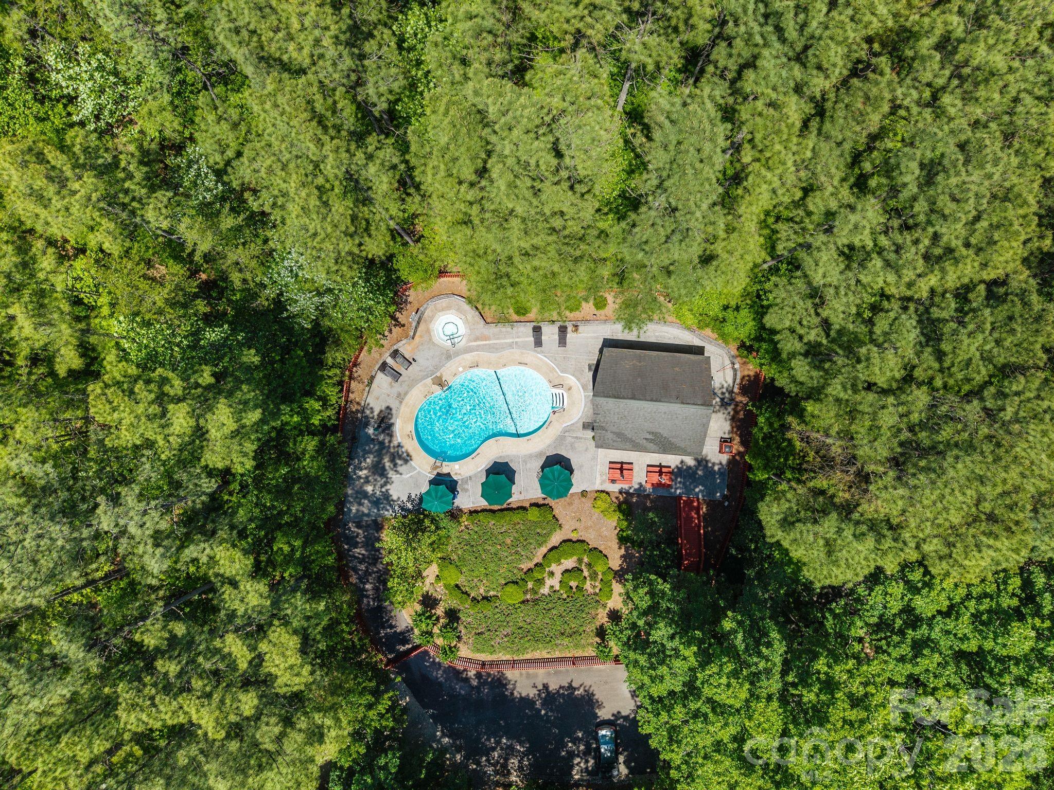 280 Hidden Lake Parkway — Nebo