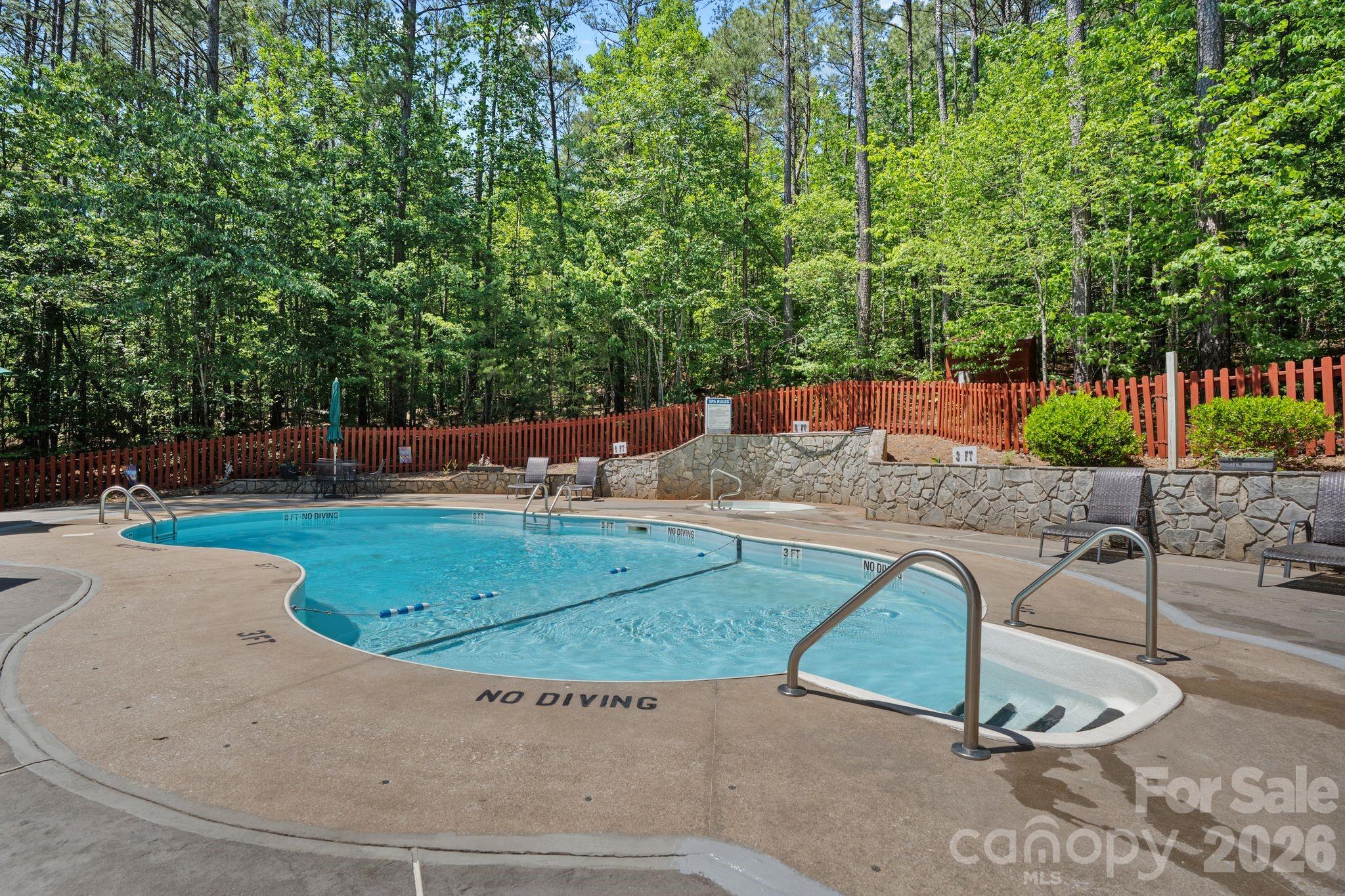 280 Hidden Lake Parkway — Nebo