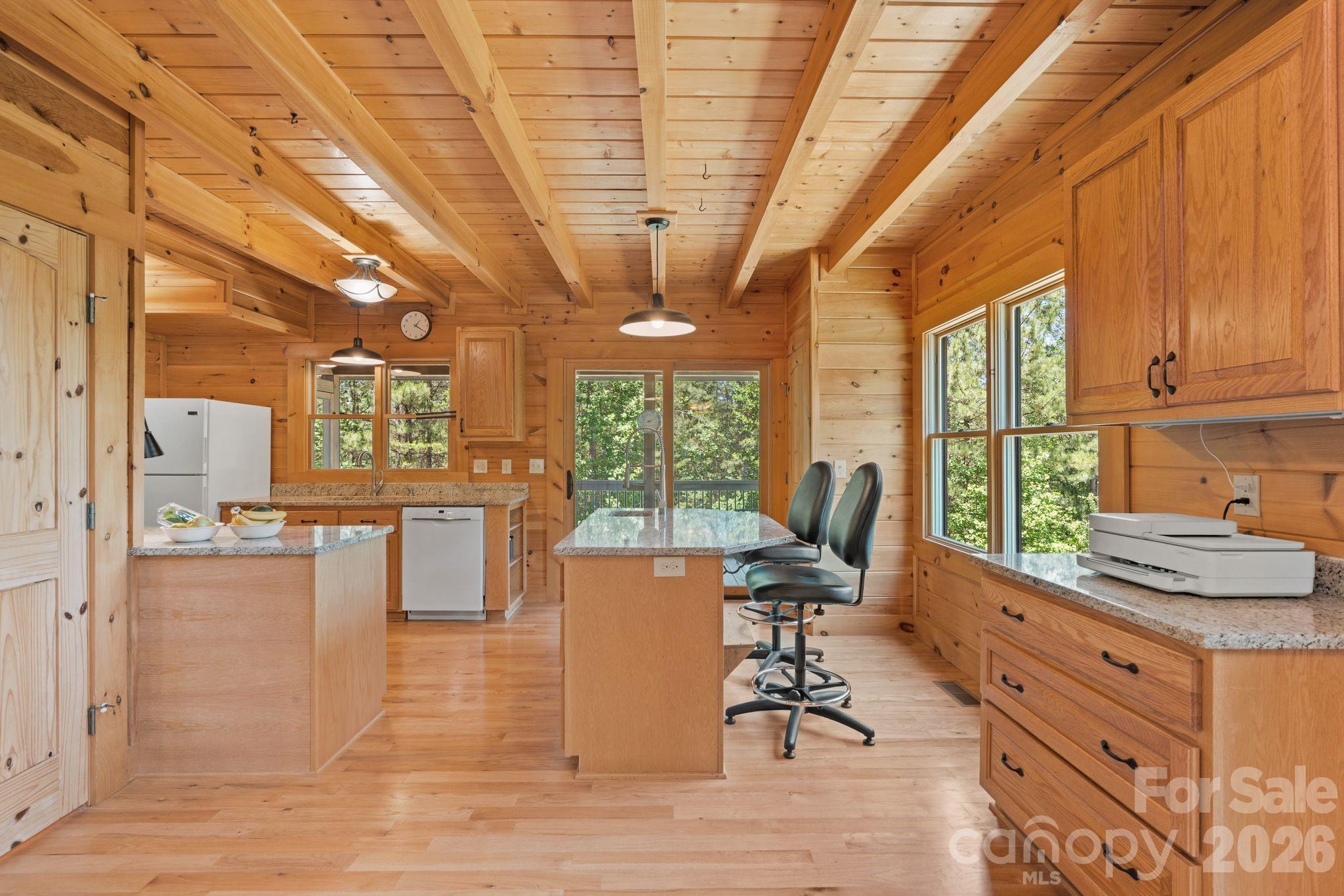 280 Hidden Lake Parkway — Nebo