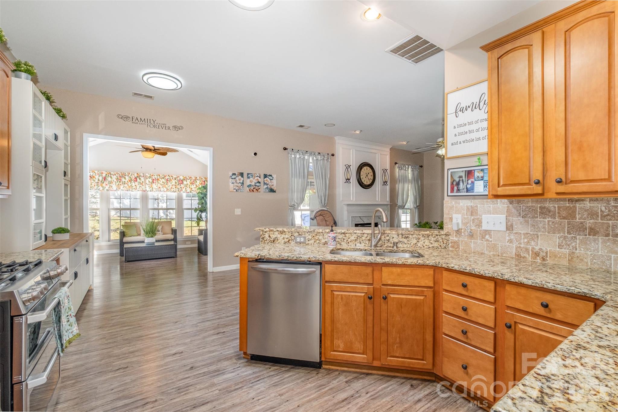 6859 Lakecrest Court — Denver