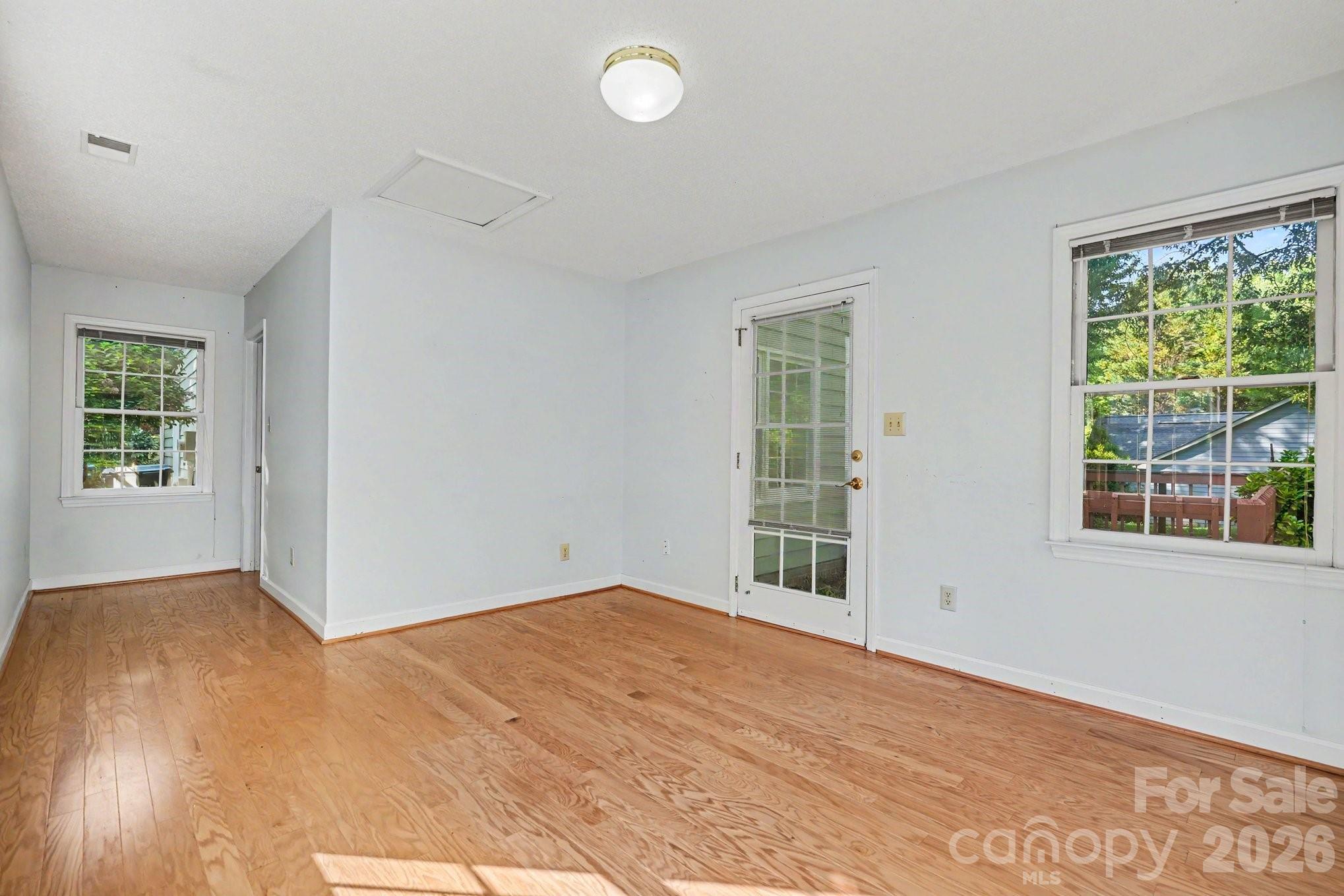 3032 Oakcroft Drive — Matthews