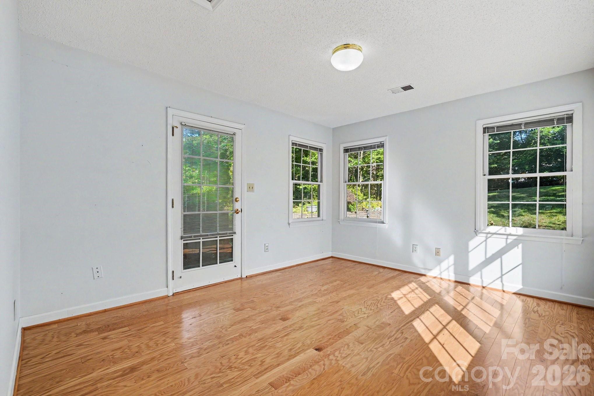 3032 Oakcroft Drive — Matthews