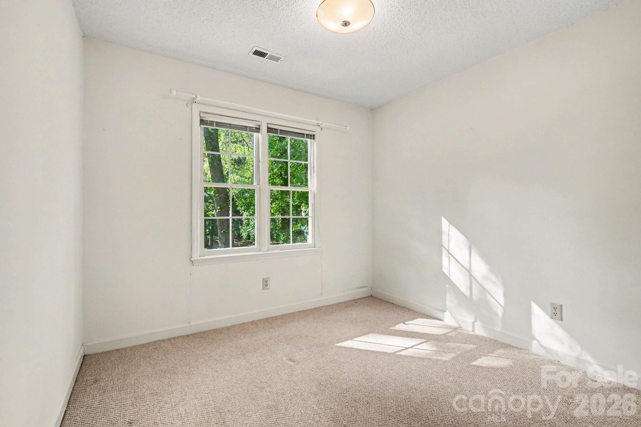 3032 Oakcroft Drive — Matthews