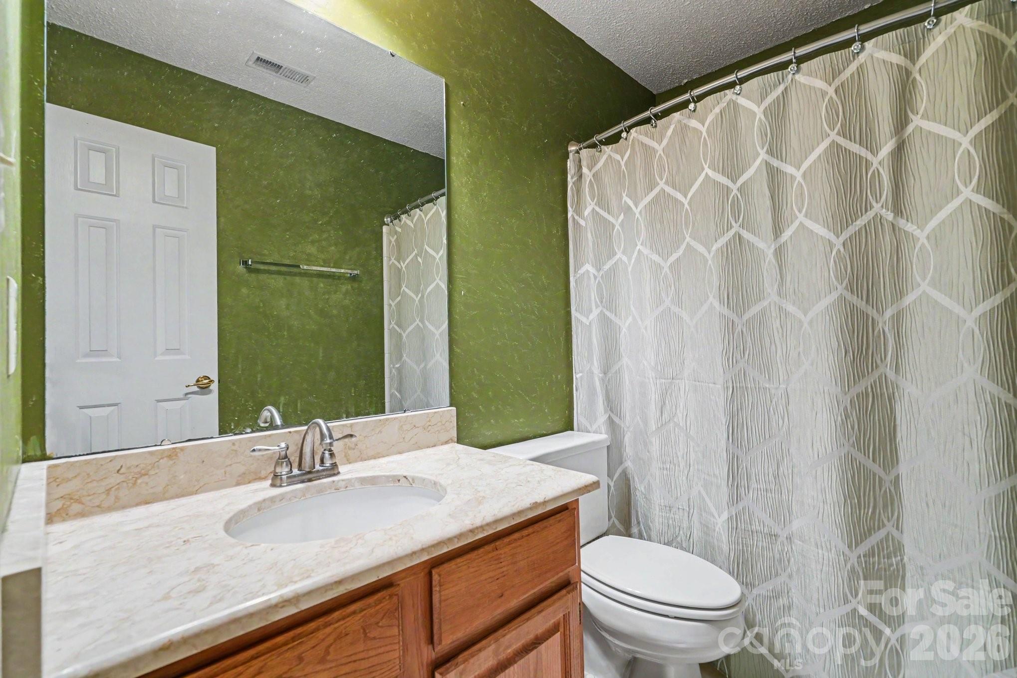 3032 Oakcroft Drive — Matthews