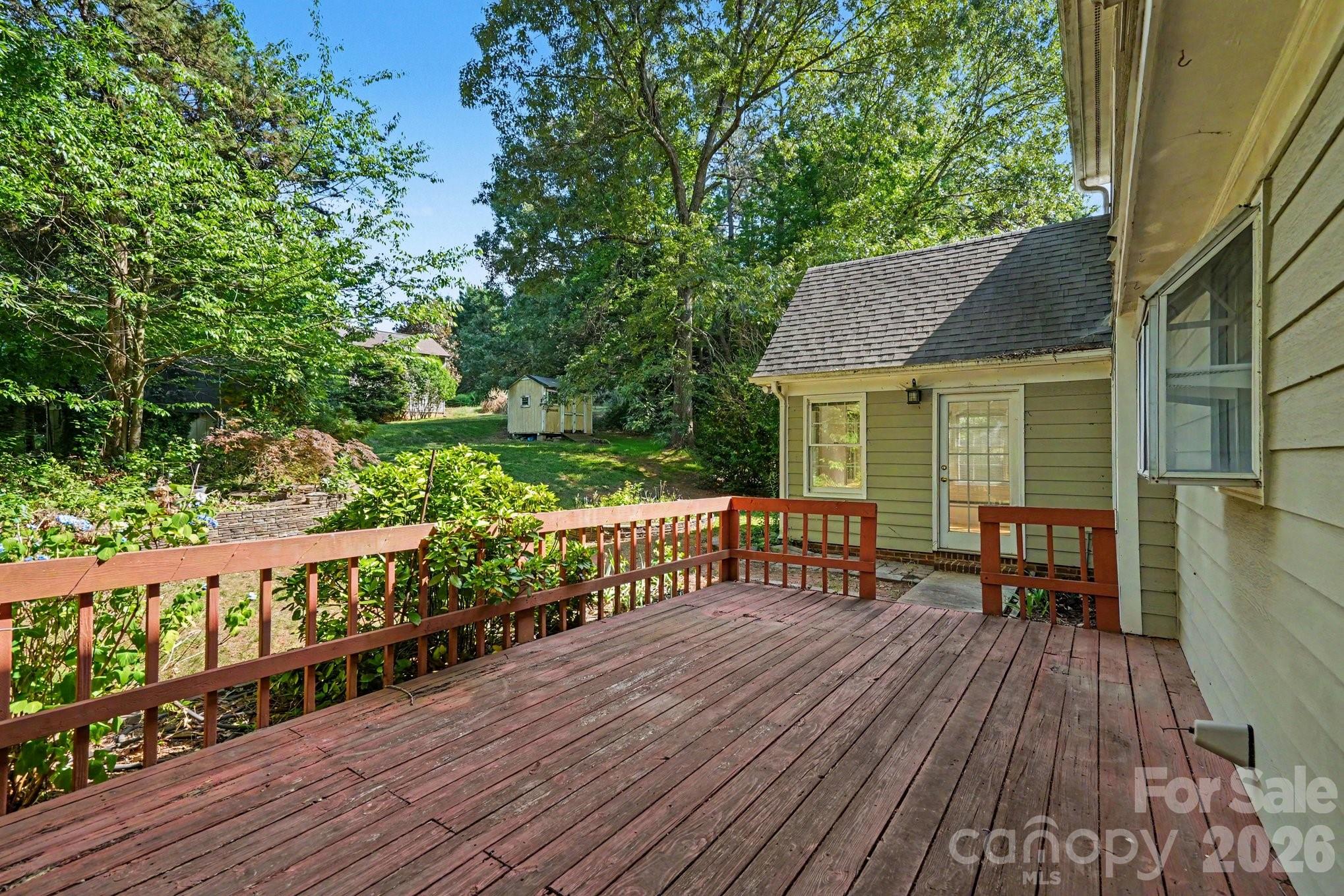 3032 Oakcroft Drive — Matthews