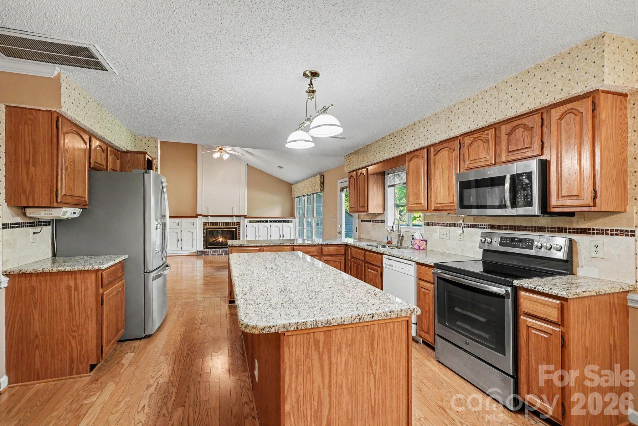 3032 Oakcroft Drive — Matthews