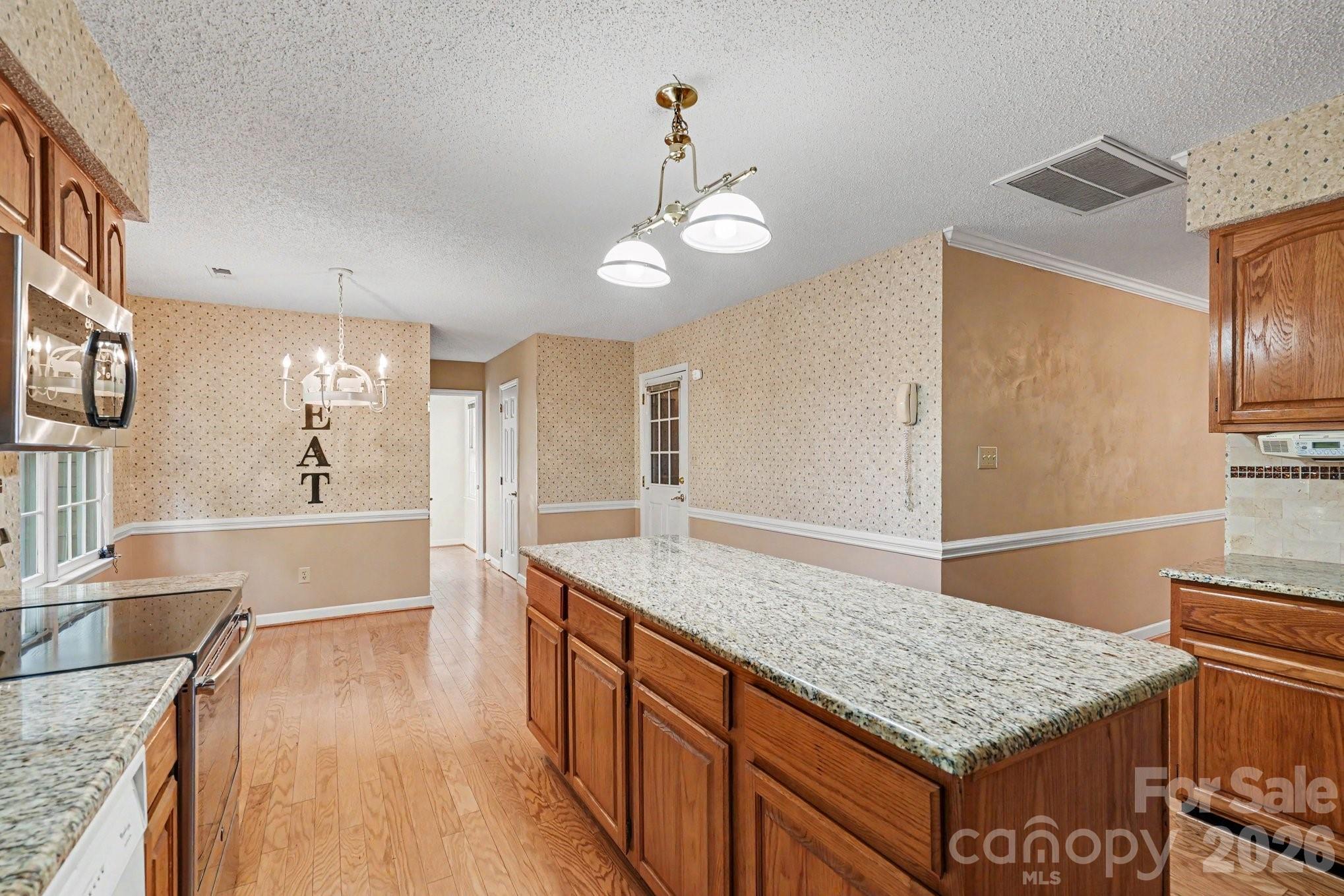 3032 Oakcroft Drive — Matthews
