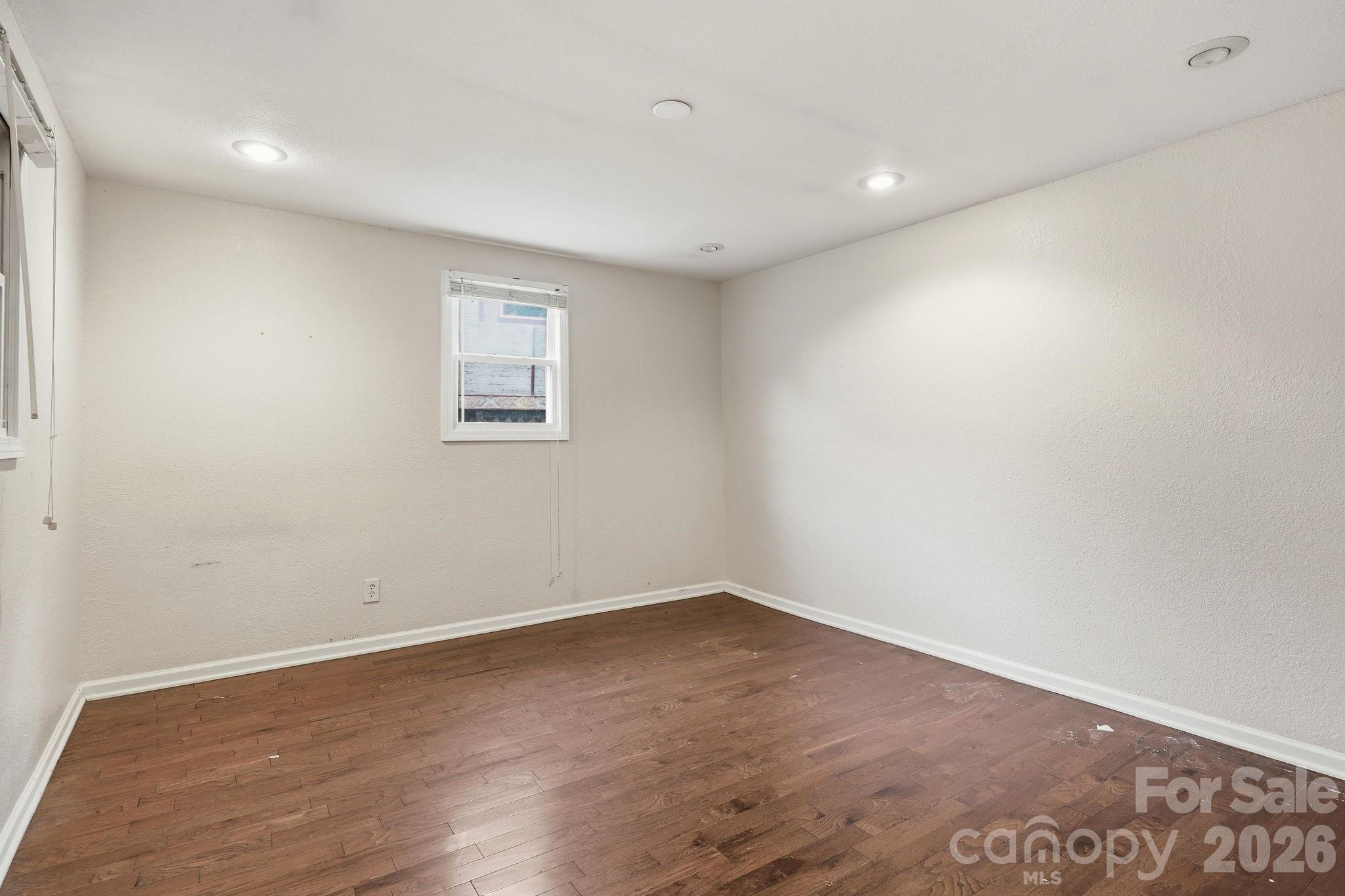 3383 Thickety Road — Clyde