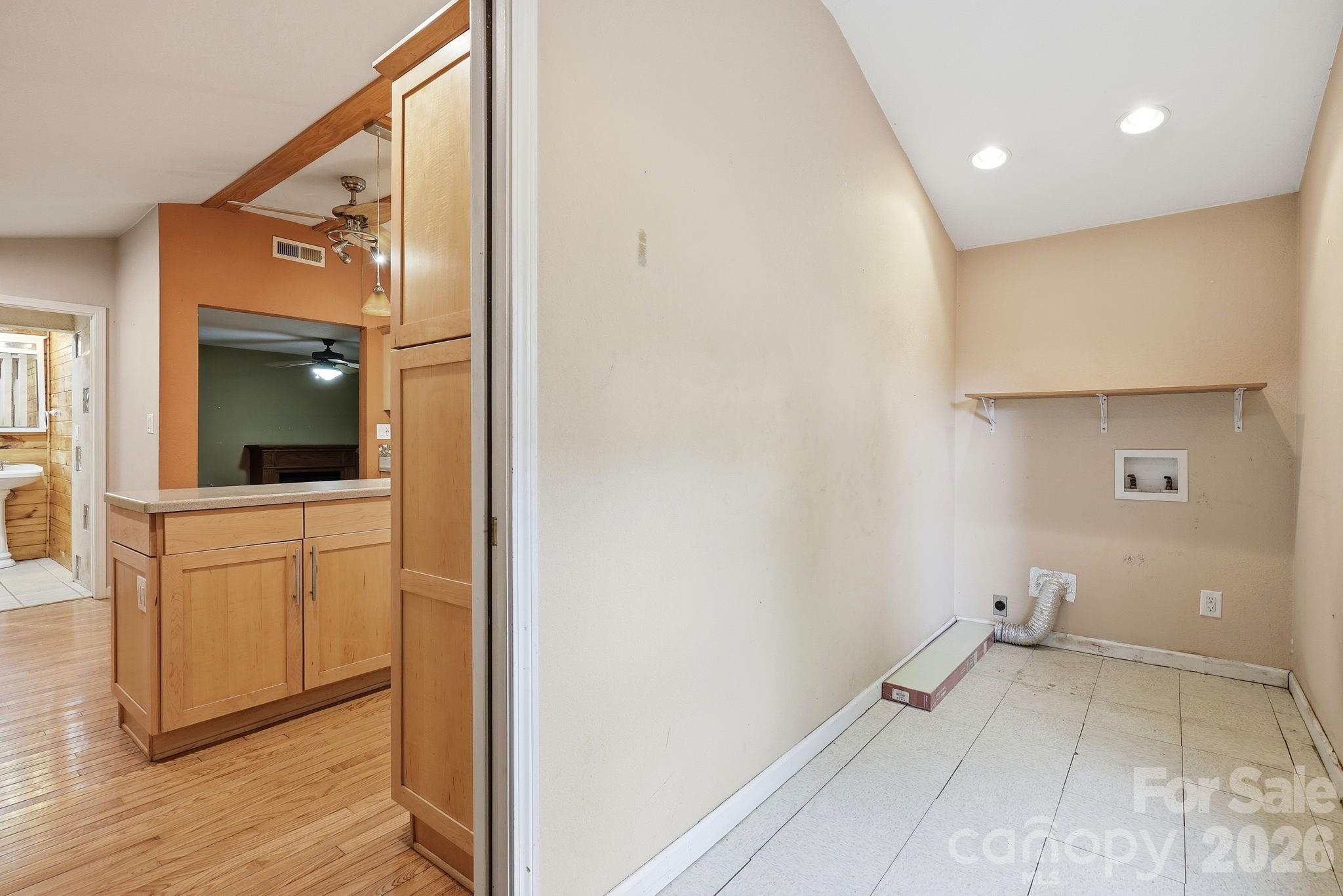 3383 Thickety Road — Clyde