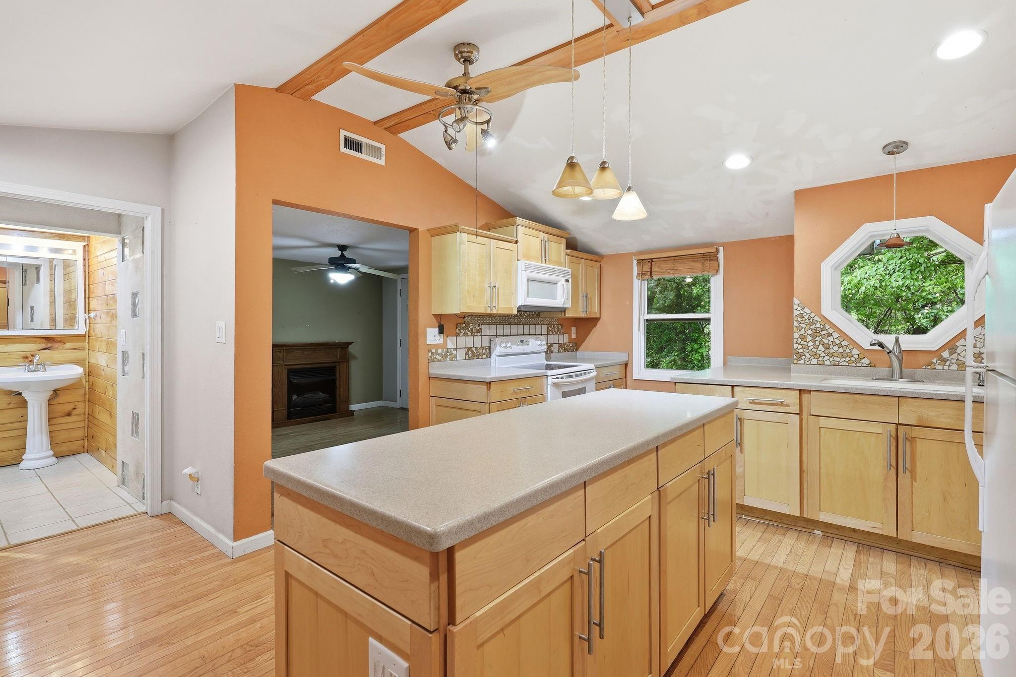 3383 Thickety Road — Clyde