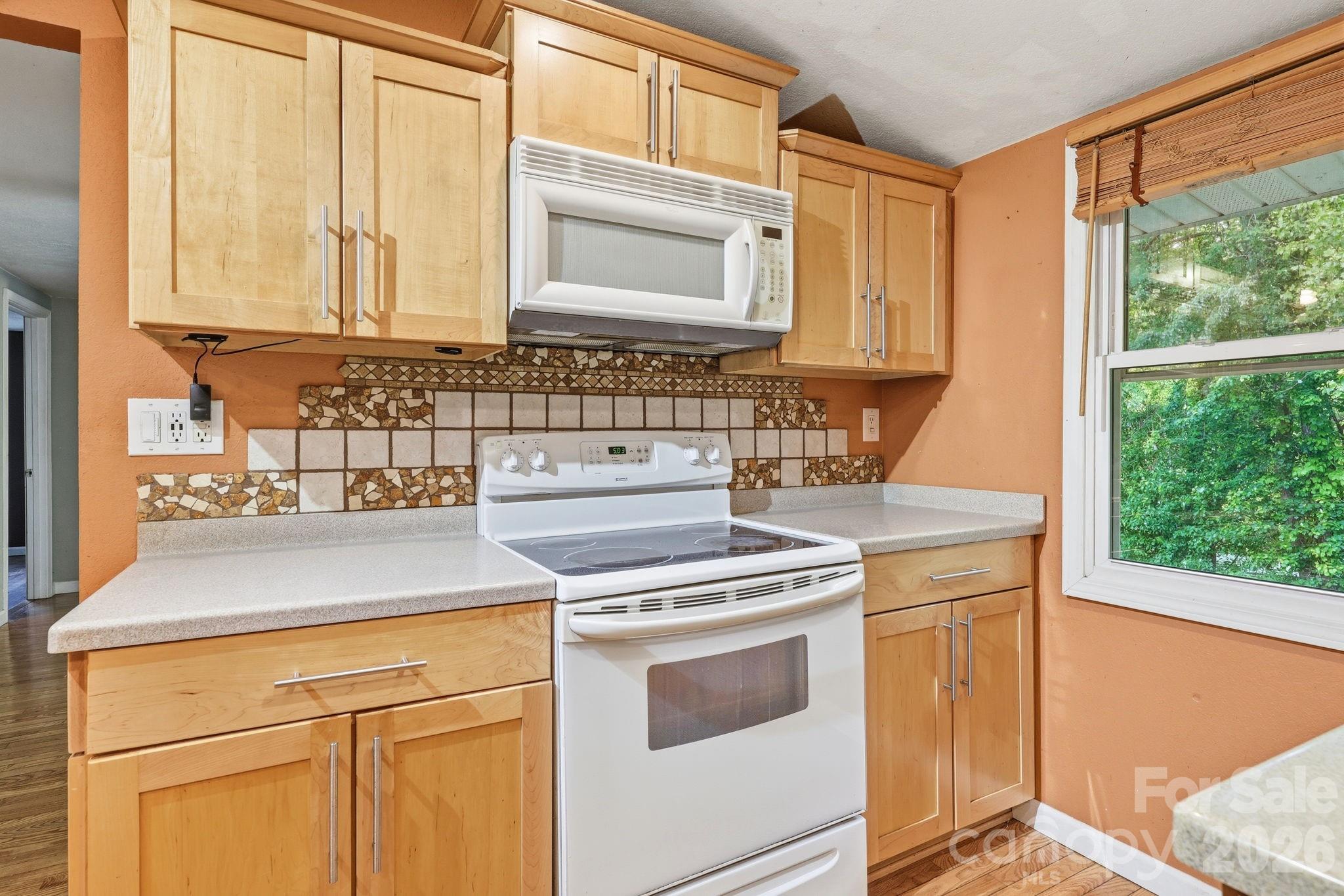 3383 Thickety Road — Clyde