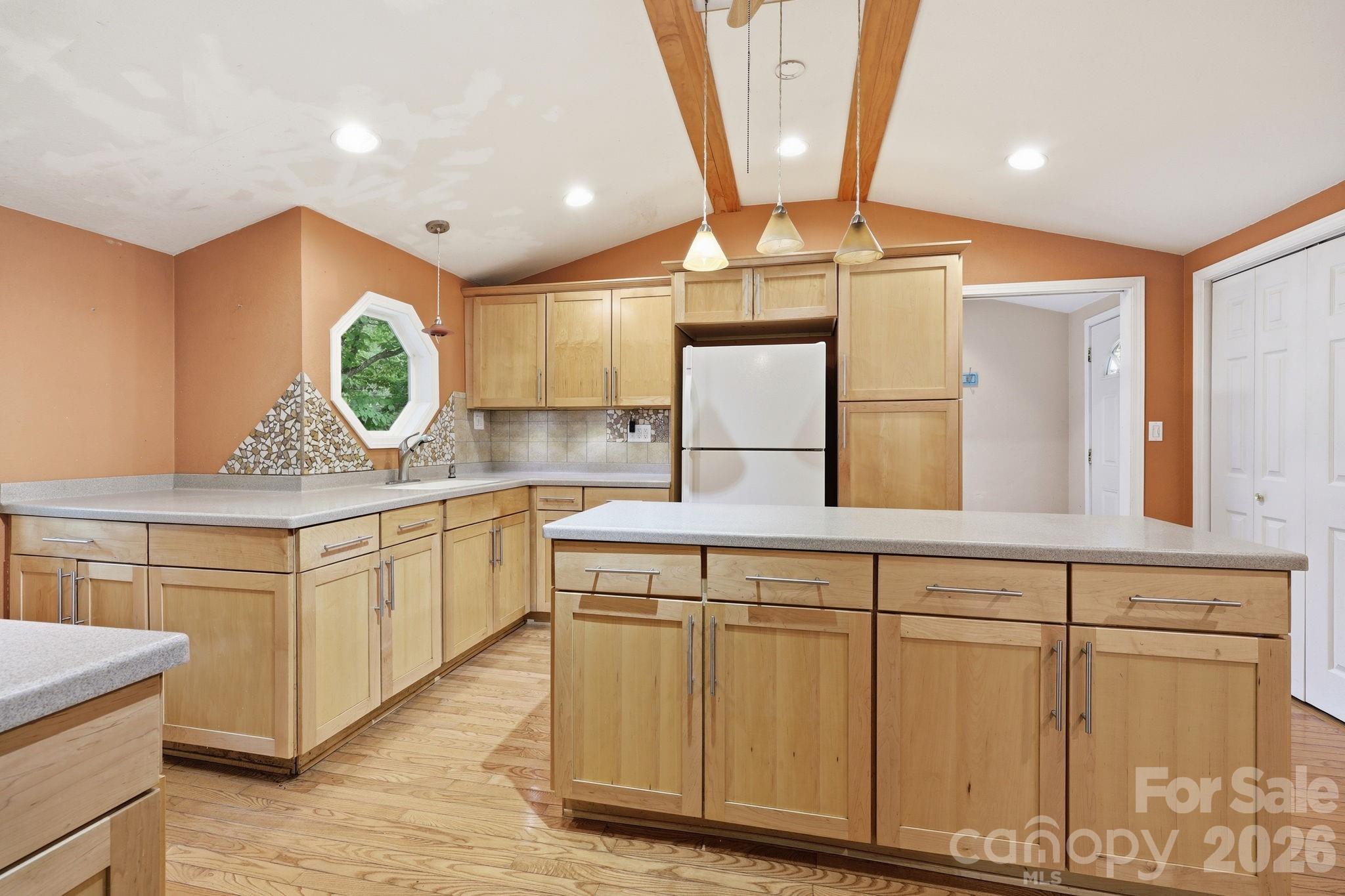 3383 Thickety Road — Clyde