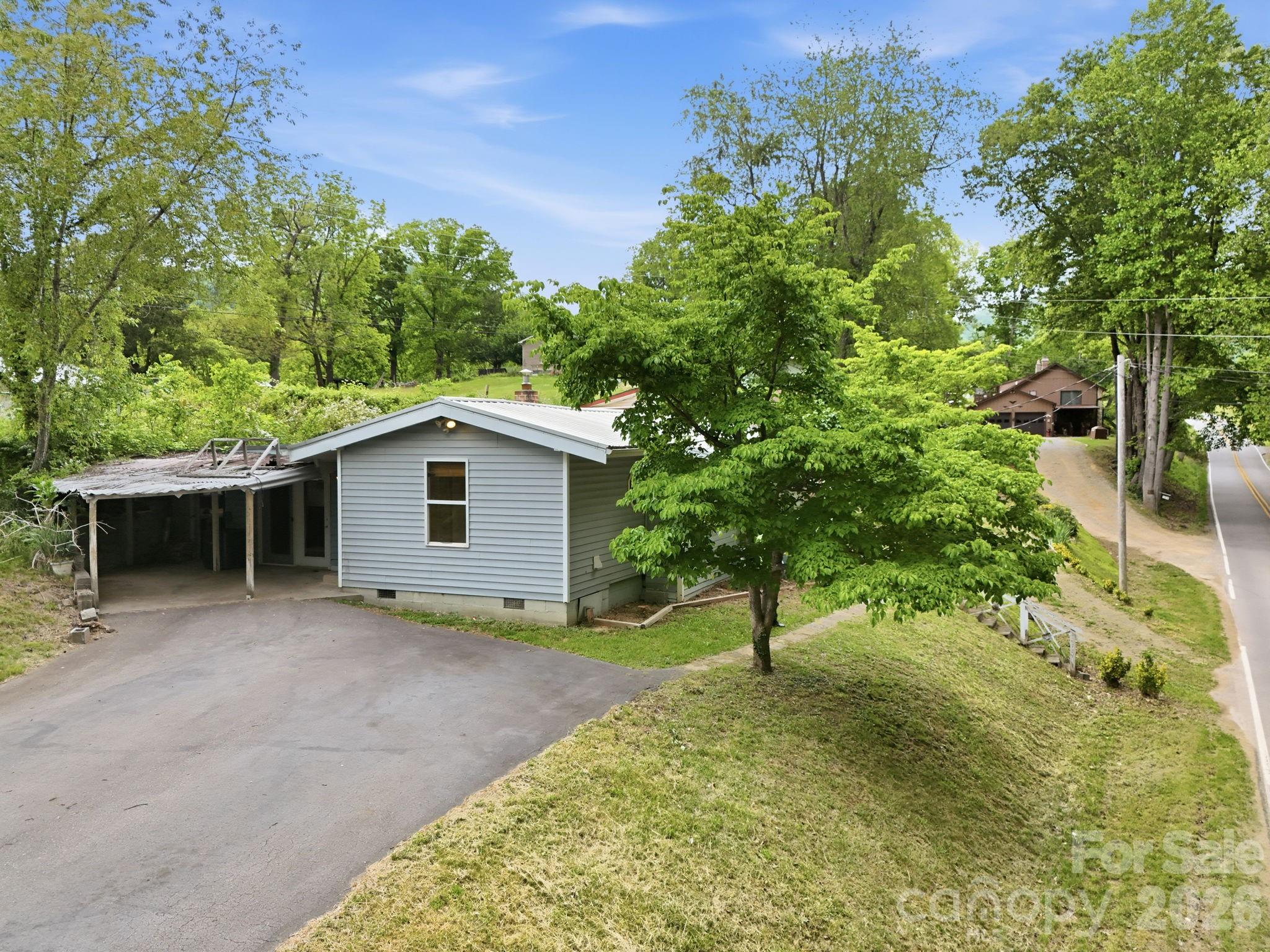 3383 Thickety Road — Clyde